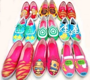 SEPATU LUKIS