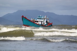 Waspada-Gelombang-Tinggi-di-Kepulauan-Riau