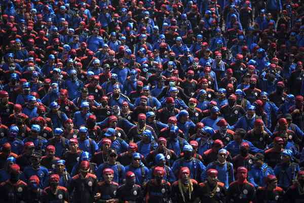Demo Buruh: Kamis, Puluhan Ribu Buruh Anggota KSPI Akan Turun Ke Jalan