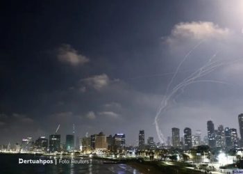 Serangan Rudal Iran Guncang Tel Aviv, Warga Panik Cari Perlindungan