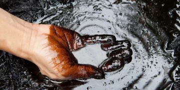 OPEC+ Naikkan Produksi, Minyak Dunia Loyo