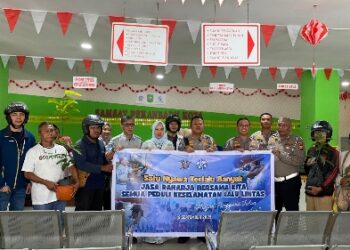 Hari Keselamatan Transportasi Tahun 2025 Jasa Raharja Bagikan Helm Gratis Untuk Pembayar Pajak Ranmor Di Kantor Samsat