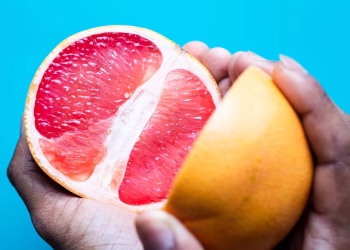 Jeruk Bali untuk Diet: Buah Rendah Kalori yang Bikin Kenyang Lebih Lama