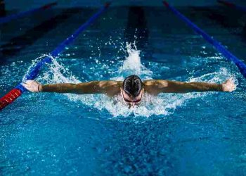 Berenang, Olahraga Aman dan Efektif untuk Penderita Saraf Terjepit