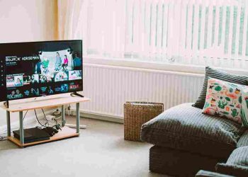 Panduan Memilih Smart TV Terbaik untuk Kantor di 2025
