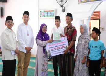 Safari Ramadhan Pemkab Kampar Serap Aspirasi Warga Gunung Sahilan, Bantuan Masjid Disalurkan