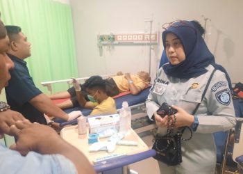 Jasa Raharja Riau Bersama Satlantas Polres Siak Gerak Cepat Lakukan Penanganan 5 Korban Meninggal Kecelakaan Truk Kontra Mobil Penumpang Di Tol Permai