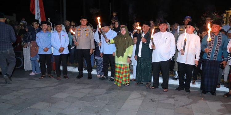 Bupati Siak Hadir Bersama Warga Meriahkan Pawai Obor Malam 1 Muharam