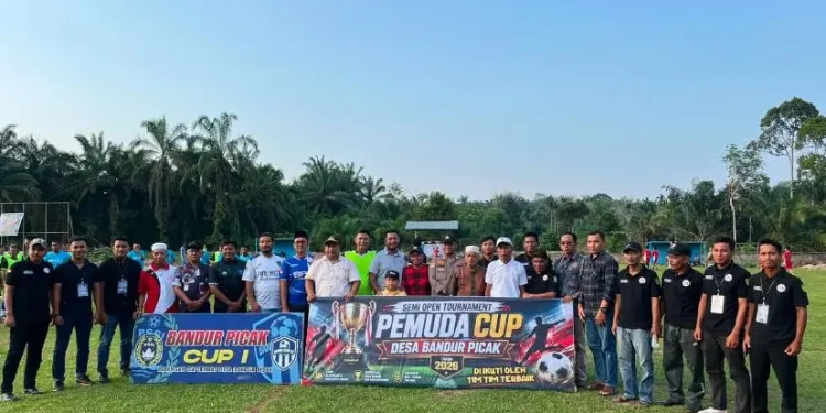 Anggota DPRD Kampar Jihad Aqsha Bawa Semarak Piala Dunia 2026 ke Bandur Picak, Sepak Bola Jadi Pemersatu Warga